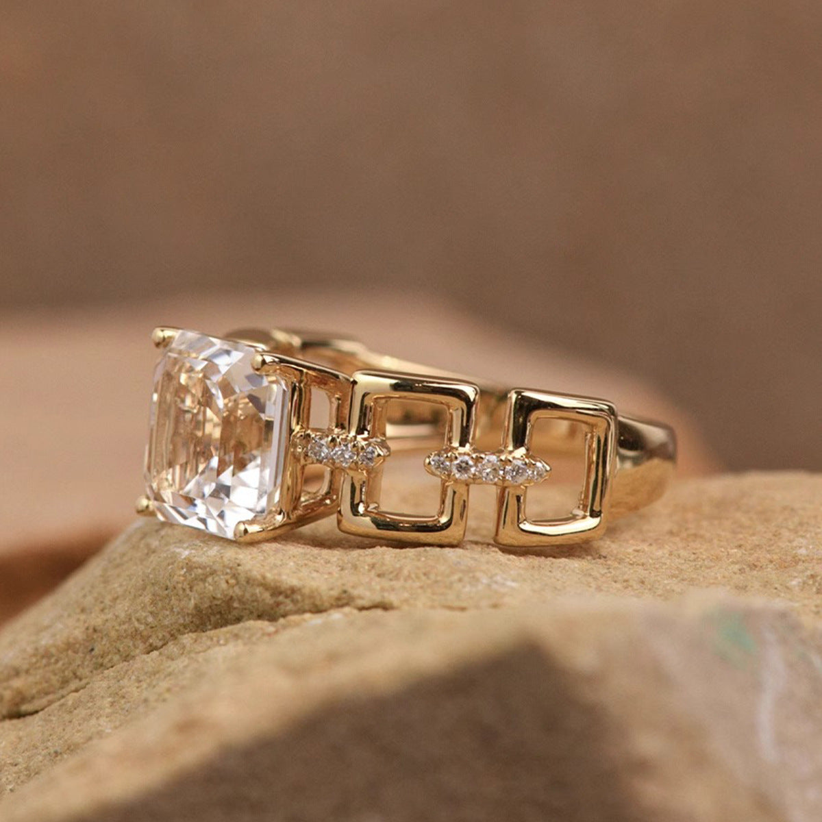 Women's Fashion Retro Wide Surface Hollow Ring